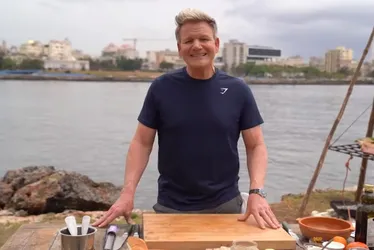 Imagem ilustrativa da imagem Gordon Ramsay sofre grave acidente de bicicleta: 'Tenho sorte de estar aqui'