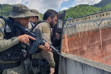 Imagem ilustrativa da imagem Governador anuncia novo concurso para a Polícia Penal do ES. Veja número de vagas