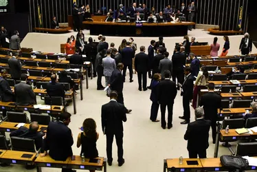 Imagem ilustrativa da imagem Congresso mantém tese de tabelinha entre STF e Planalto