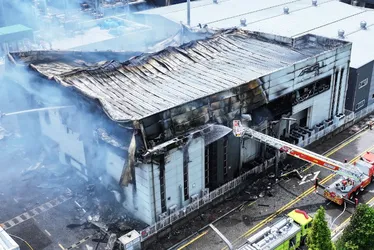 Imagem ilustrativa da imagem Incêndio em uma fábrica de baterias de lítio mata ao menos 16 na Coreia do Sul