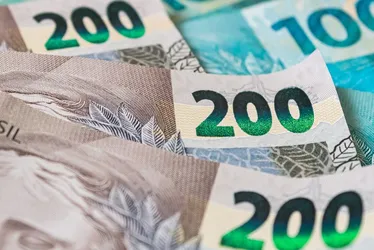 Imagem ilustrativa da imagem Juros não caem e dinheiro no banco segue vantajoso