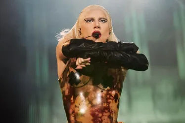 Imagem ilustrativa da imagem Lady Gaga fez shows com covid-19 e causa revolta em documentário; entenda