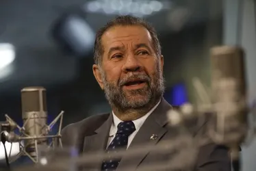 
          Imagem ilustrativa da imagem Lupi não vê Lula separando reajuste do INSS de mínimo
          