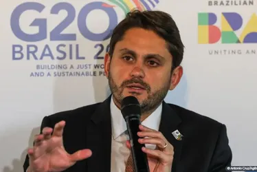 Imagem ilustrativa da imagem Ministro das Comunicações é indiciado pela Polícia Federal