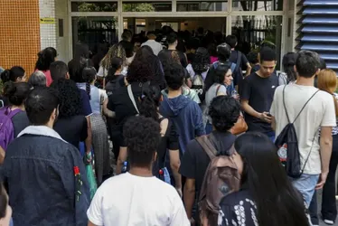 Imagem ilustrativa da imagem Mais de 45% dos alunos brasileiros não têm conhecimentos financeiros básicos