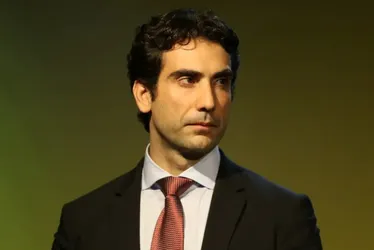 
          Imagem ilustrativa da imagem Ministros veem Galípolo firme no páreo pelo Banco Central
          