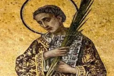 
          Imagem ilustrativa da imagem Missas, adoração e 5 mil metros quadrados de tapetes em Castelo
          