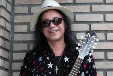 Imagem ilustrativa da imagem Morre fundador e ex-vocalista do Chiclete com Banana aos 64 anos