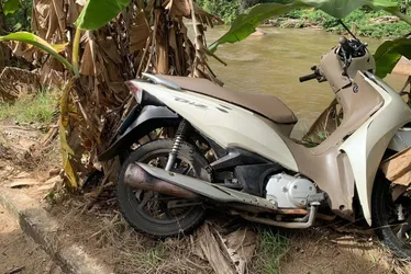 Imagem ilustrativa da imagem Motociclista fica ferido após bater em caminhão na Região Serrana do ES