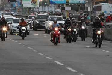 Imagem ilustrativa da imagem Motociclista por aplicativo: 5 mil motos fazem transporte de passageiros no ES