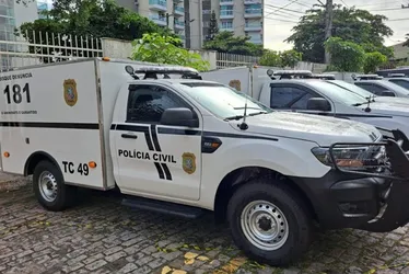 Imagem ilustrativa da imagem Corpo carbonizado é encontrado dentro de carro incendiado na Serra