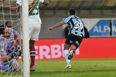 Imagem ilustrativa da imagem No duelo do Z4, Fluminense perde para o Grêmio e segue na lanterna