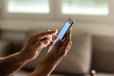 Imagem ilustrativa da imagem Novo recorde na venda de celulares ilegais no Brasil