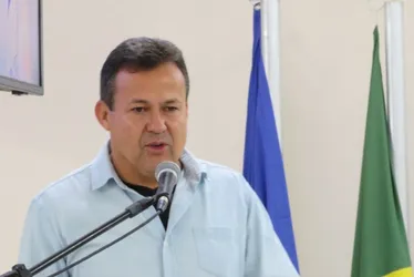 Imagem ilustrativa da imagem PP entre a cruz e a espada