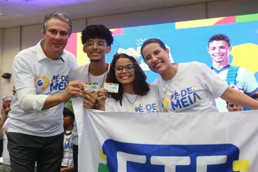 Imagem ilustrativa da imagem Pé de meia: R$ 500 milhões impulsionam futuro de 177 mil jovens pernambucanos