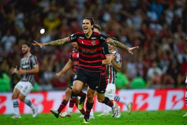 Imagem ilustrativa da imagem Pedro faz de pênalti, Flamengo afunda Fluminense na lanterna e segue na liderança