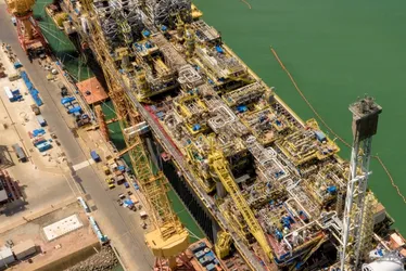 Imagem ilustrativa da imagem Petrobras fecha com a dona da Jurong para construção de navios