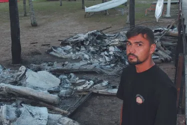 Imagem ilustrativa da imagem Polícia investiga incêndio que destruiu 24 caiaques