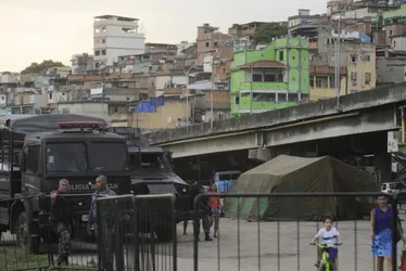 Imagem ilustrativa da imagem Policial morre e outro fica ferido em confronto no Complexo da Maré
