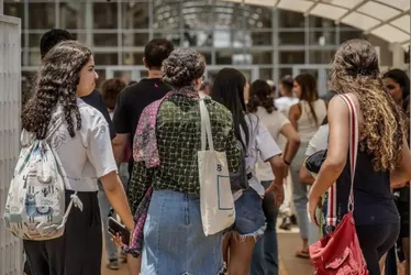 Imagem ilustrativa da imagem Prazo para concorrer a mais de mil bolsas de graduação termina nesta quinta 27