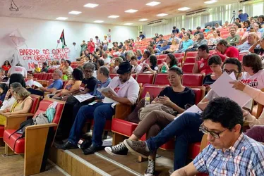 Imagem ilustrativa da imagem Professores da UFPE rejeitam proposta de reajuste zero e mantêm greve