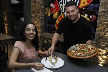 Imagem ilustrativa da imagem Promoções e novidades celebram Dia da Pizza na Grande Vitória. Veja opções