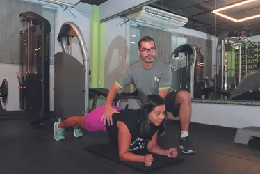 Imagem ilustrativa da imagem Que tal treinar parado? Estudos apontam benefícios dos exercícios isométricos