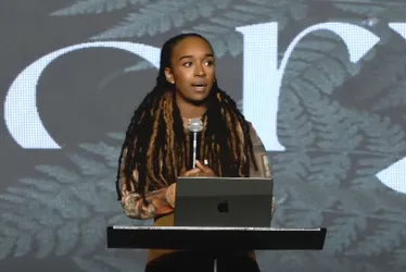 
          Imagem ilustrativa da imagem Rapper lança devocional com 60 reflexões para a vida
          