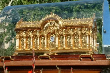 Imagem ilustrativa da imagem Relíquias de Santa Teresinha em paróquia na Praia da Costa