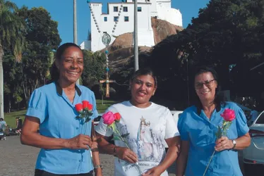 Imagem ilustrativa da imagem Romaria de fé e surpresas para as mães neste sábado