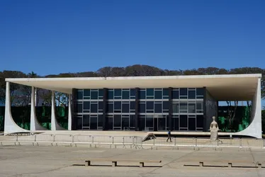Imagem ilustrativa da imagem STF: maioria vota por condenar réu que destruiu relógio no Planalto