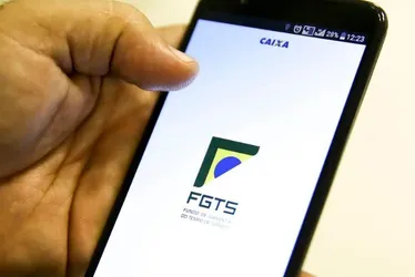 Imagem ilustrativa da imagem Trabalhadores relatam saldo do FGTS bloqueado em aplicativo da Caixa