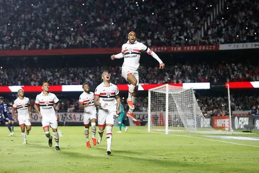 Imagem ilustrativa da imagem São Paulo derruba Talleres e termina na liderança do Grupo B da Libertadores