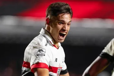 Imagem ilustrativa da imagem São Paulo vira sobre Fluminense em jogo com gol contra, trapalhada e treta