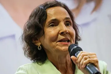 Imagem ilustrativa da imagem Secretária executiva do MEC, Izolda Cela comunica saída da pasta