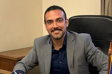 Imagem ilustrativa da imagem Senador chileno diz que foi abduzido por ETs e que precisa difundir mensagem