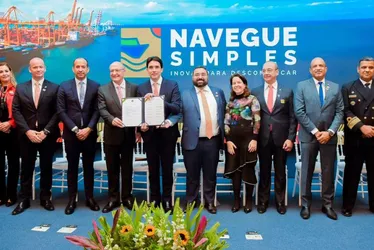 Imagem ilustrativa da imagem Silvio Costa Filho anuncia 'Navegue Simples' e R$ 5,4 bi no setor portuário