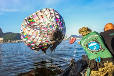 Imagem ilustrativa da imagem Soltar balão é crime: entenda os perigos e riscos dessa prática ilegal