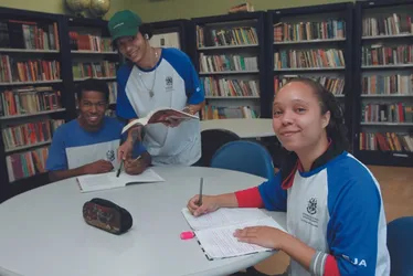 Imagem ilustrativa da imagem Supletivo para conseguir diploma do ensino médio em um ano e meio