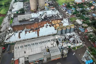 Imagem ilustrativa da imagem Temporal afeta 1,2 mil casas em cidade do Rio Grande do Sul; Estado fala em microexplosão
