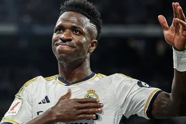 Imagem ilustrativa da imagem Torcida do Real Madrid entoa gritos de 'melhor do mundo' para Vinicius Júnior