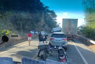 Imagem ilustrativa da imagem Acidente envolvendo moto e caminhão na BR-259 em Colatina deixa um morto