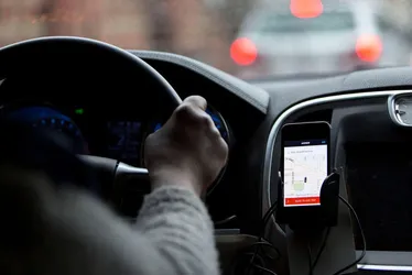 Imagem ilustrativa da imagem STF discute vínculo de emprego entre Uber e motoristas antes de julgar caso