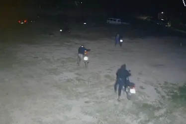 Imagem ilustrativa da imagem VÍDEO | Gangue invade pátio do Detran-ES e furta sete motos em Guarapari