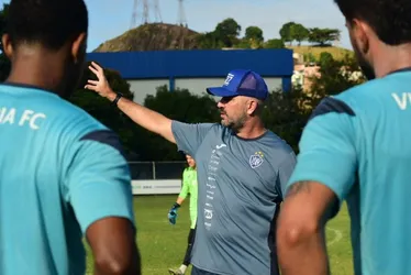 Imagem ilustrativa da imagem Copa ES: Vitória joga para voltar a vencer