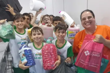 Imagem ilustrativa da imagem Vovó vira voluntária em defesa dos animais