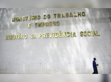 Antes de se eleger deputado federal, Arthur Bisneto foi vereador em Manaus e deputado estadual por três mandatos