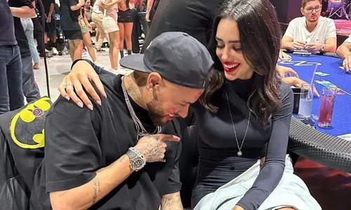 
          Imagem ilustrativa da imagem 'A gente só tá precisando de um ajuste': Neymar canta pagode para Bruna Biancardi
          