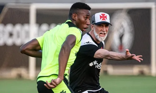 
          Imagem ilustrativa da imagem Álvaro Pacheco inicia trabalhos no Vasco com bate-papo com o elenco
          