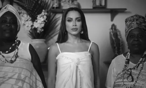 
          Imagem ilustrativa da imagem Anitta antecipa clipe sobre candomblé após perder 200 mil seguidores nas redes
          